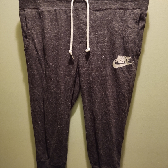 Nike cropped sweats - Picture 7 of 7